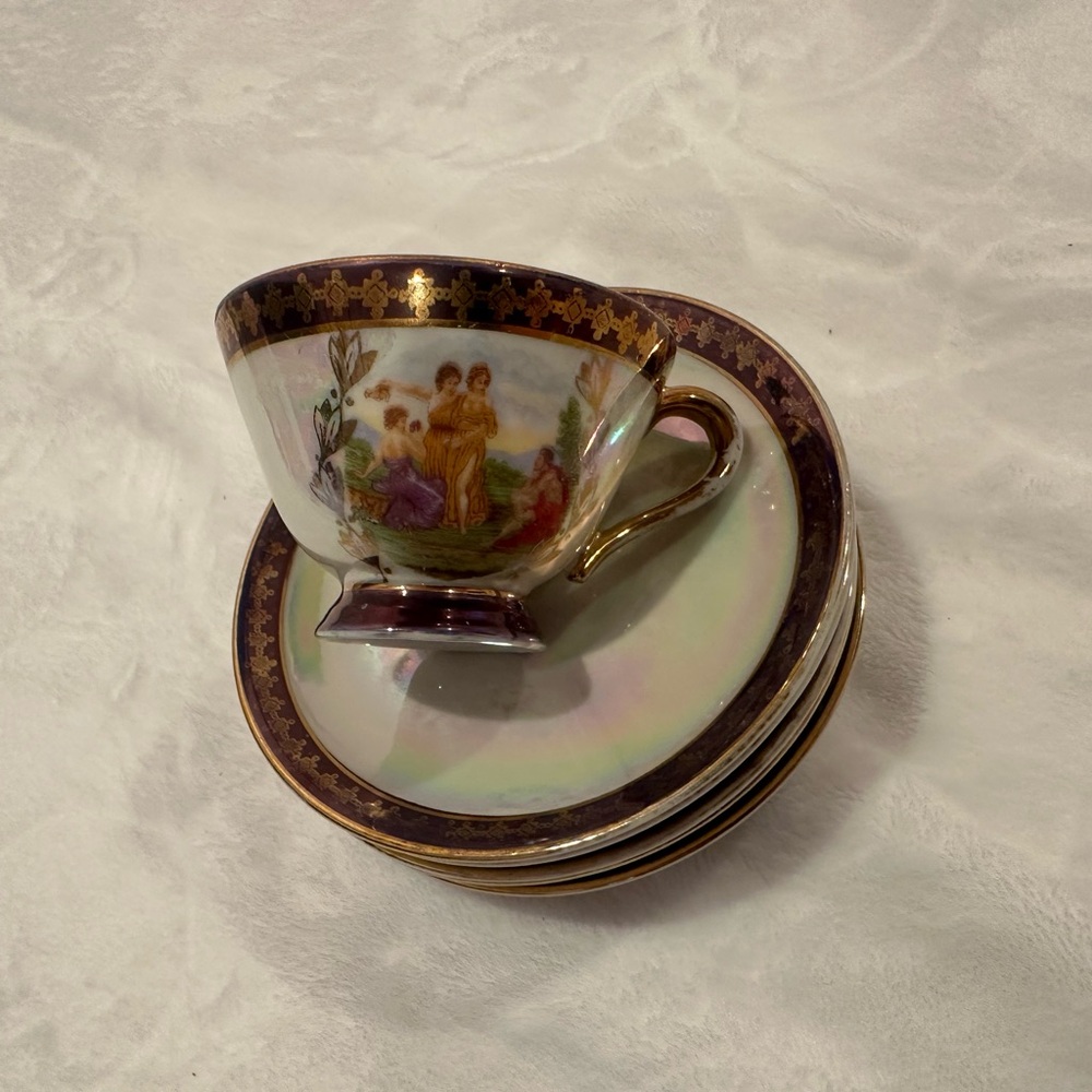Richard Ginori Gold and White Teacup Set